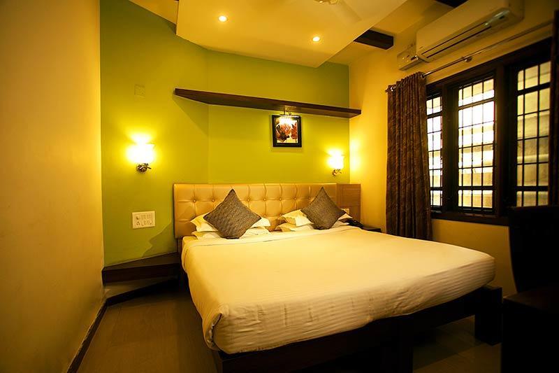 Hotel Malabar Regency มังคาลอร์ ภายนอก รูปภาพ